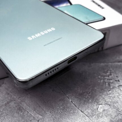 Samsung Galaxy A73 mint