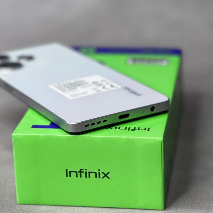 Infinix Hot 30 Белый