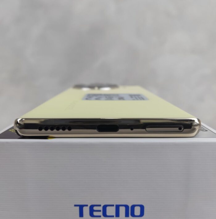 TECNO Spark 20 Pro Plus Золотой