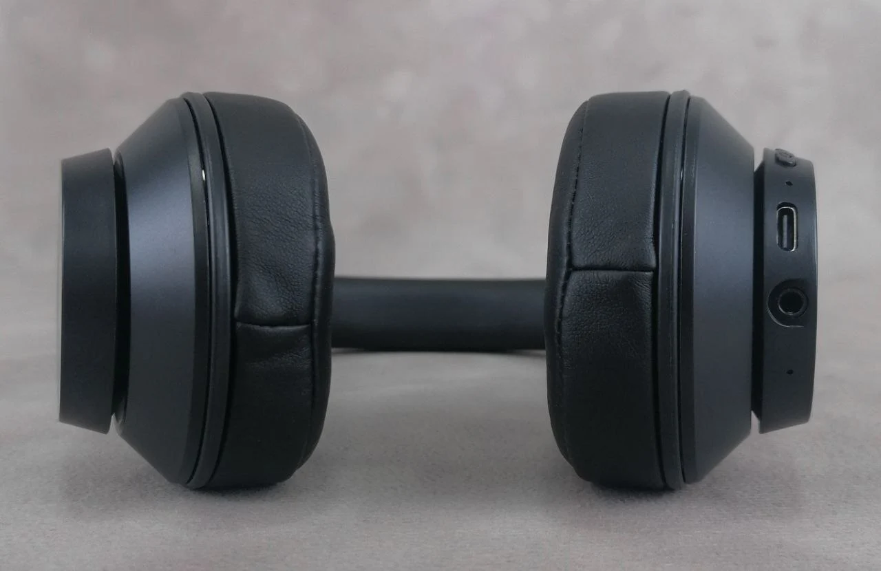 Monster MISSION 100 Черный Monster MISSION 100 Черный